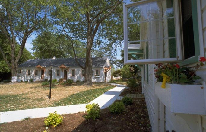 Galesville Courtyard